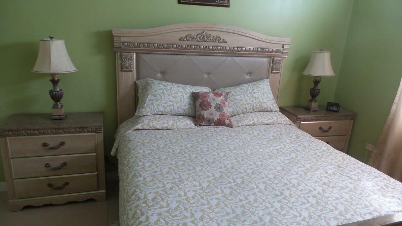 Morgan' S Two Bedroom Retreat Ellis Caymanas Eksteriør billede